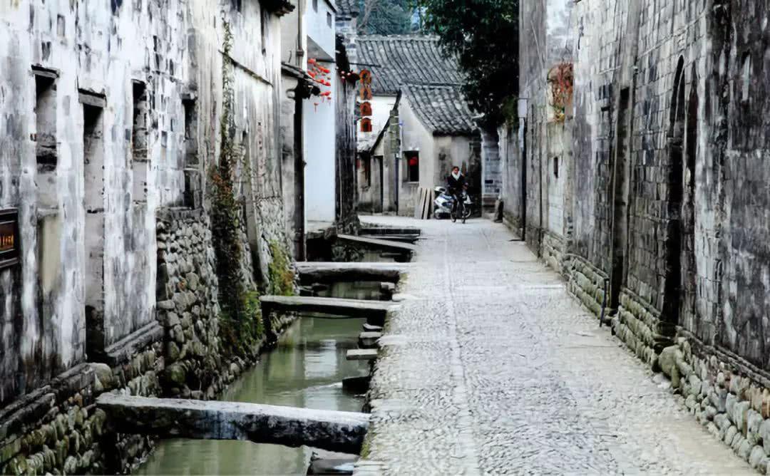 逃离潮湿的房屋